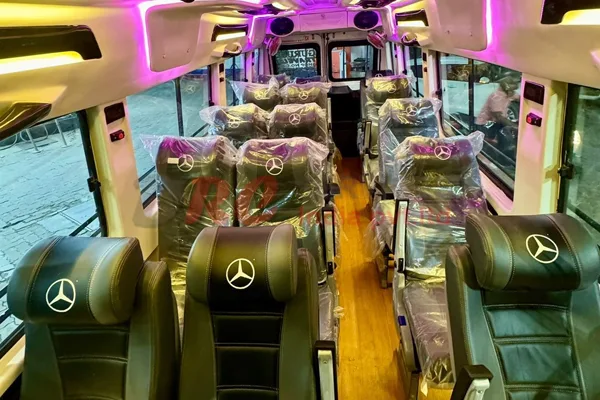 20 Seater Luxury Tempo Traveller